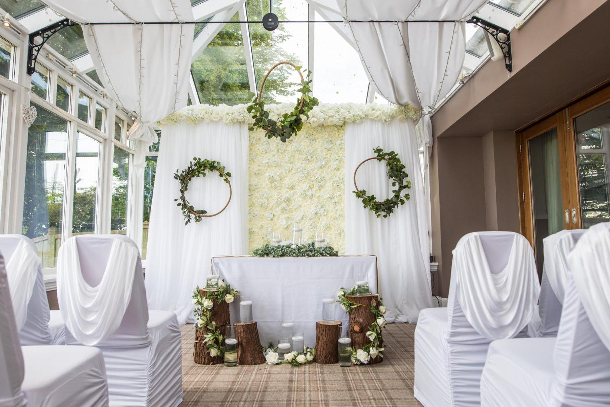 Rosslea Hall Hotel Rhu Екстериор снимка