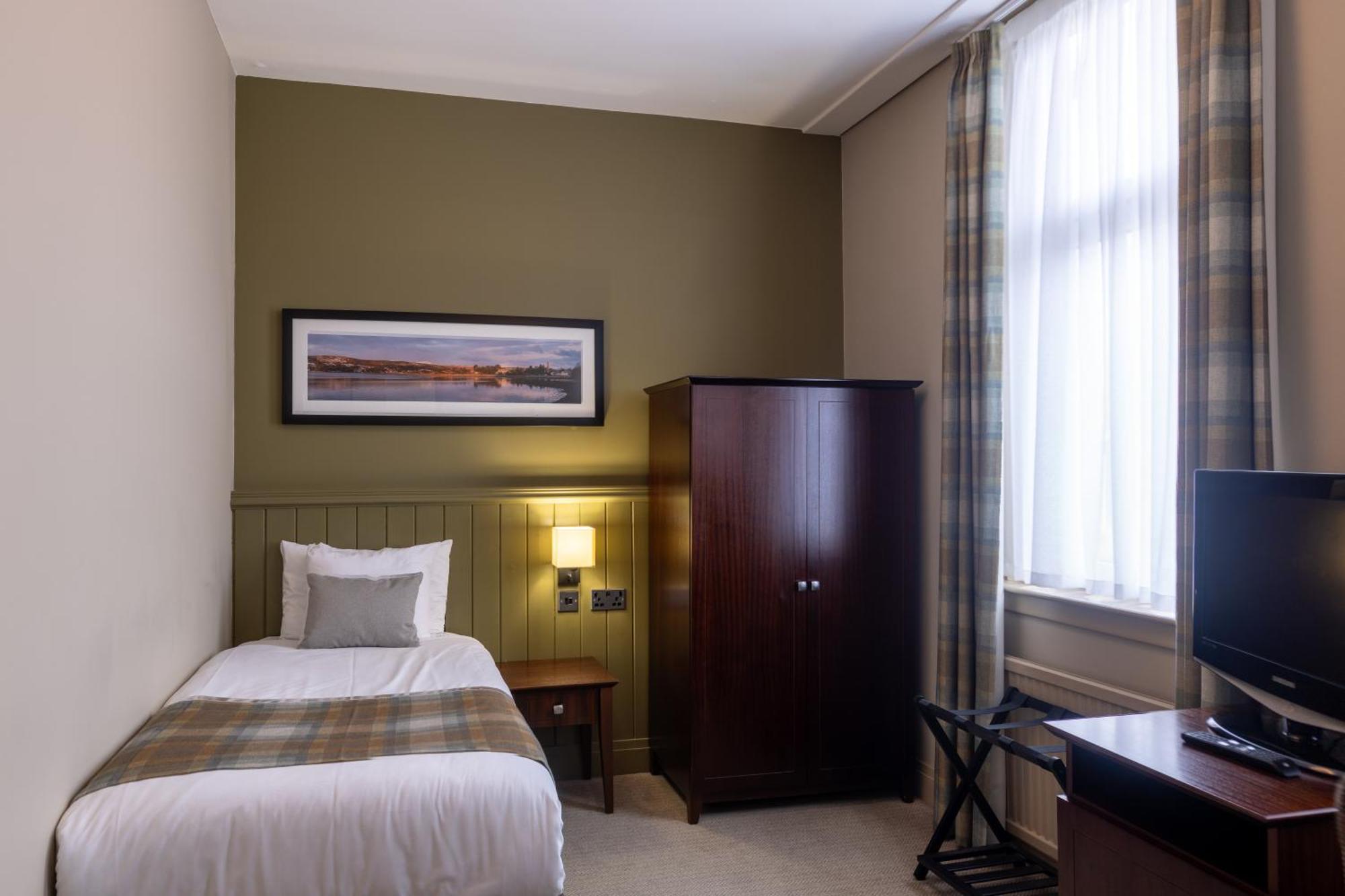 Rosslea Hall Hotel Rhu Стая снимка