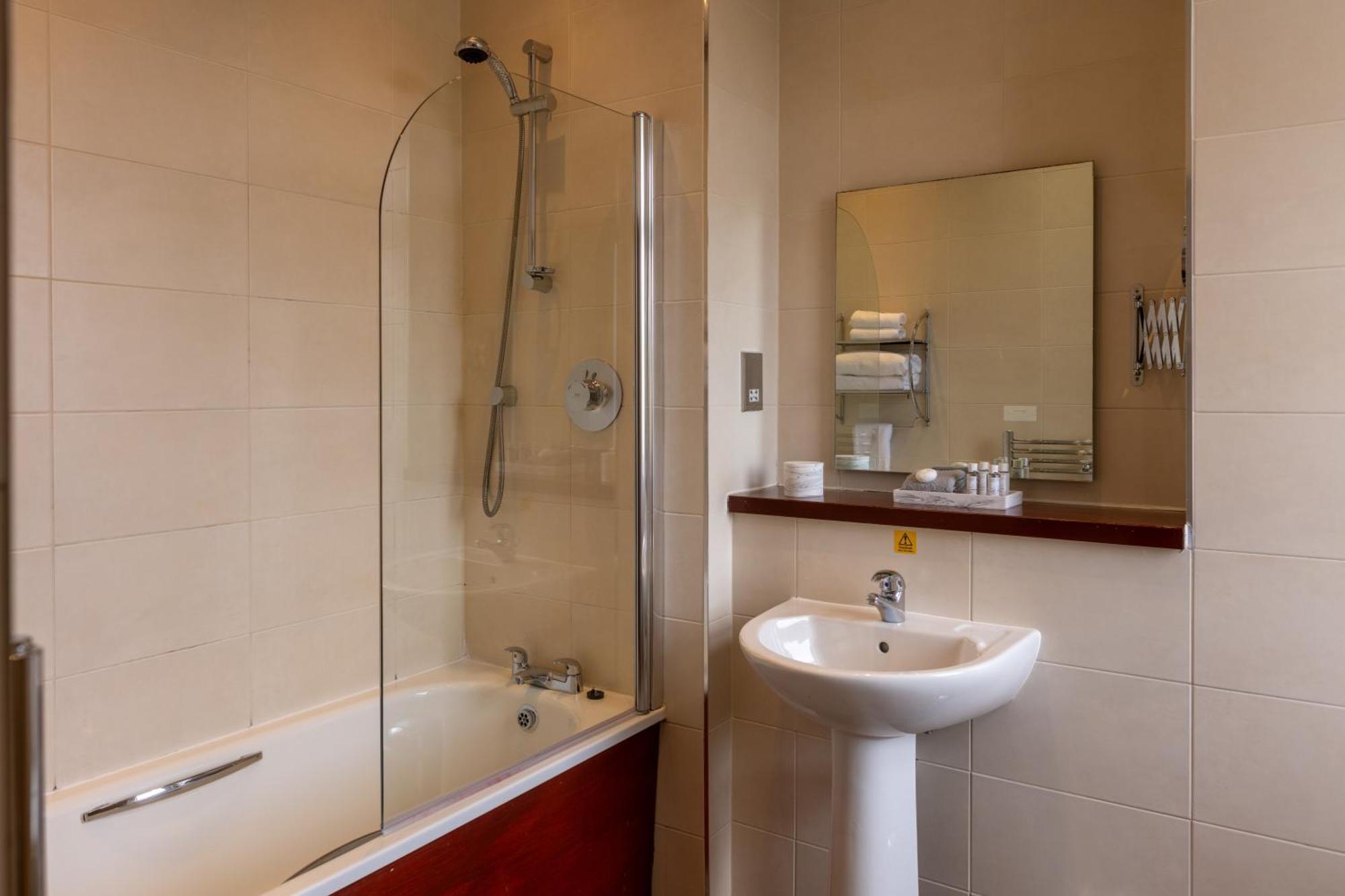 Rosslea Hall Hotel Rhu Стая снимка