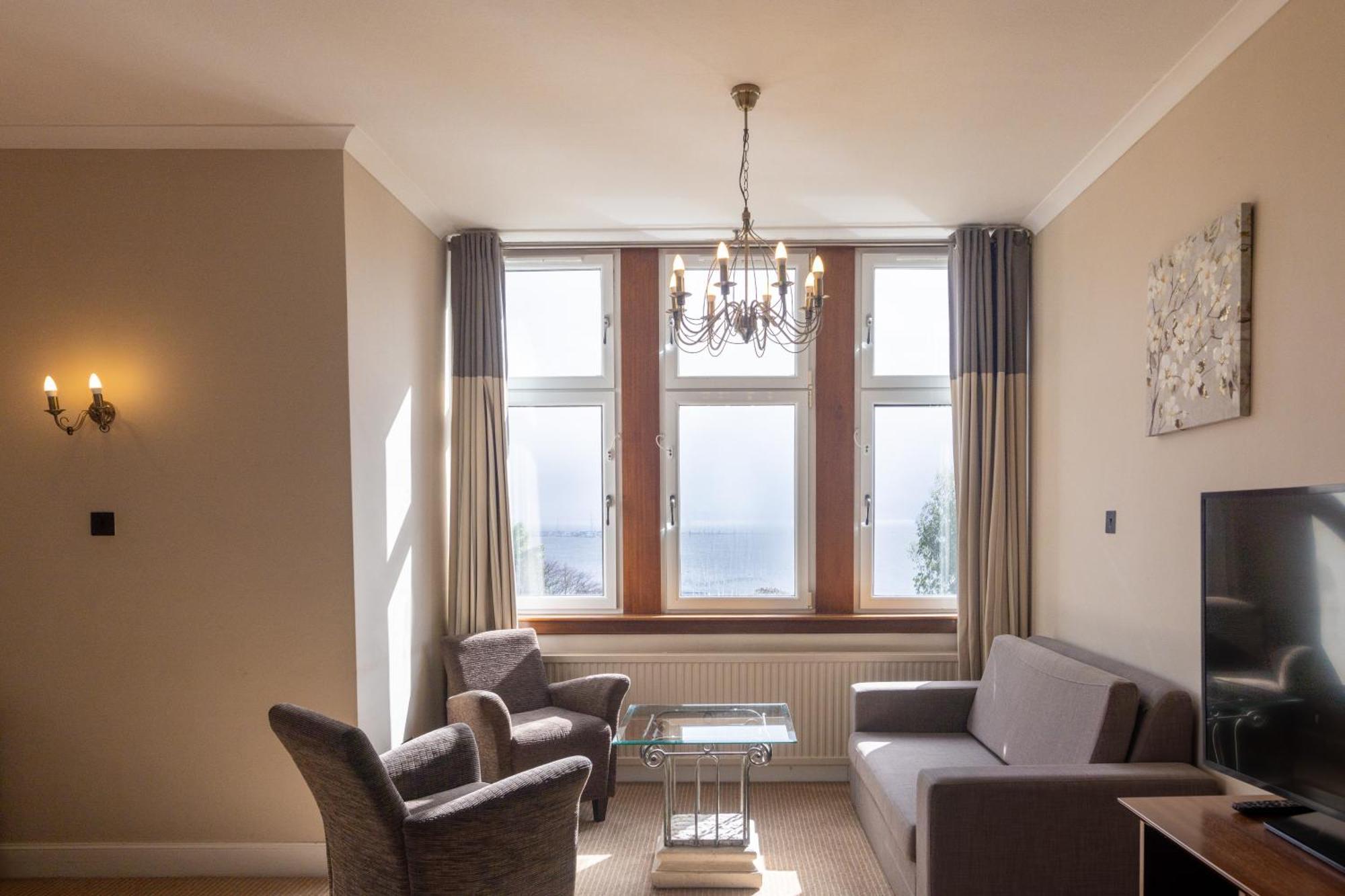 Rosslea Hall Hotel Rhu Стая снимка